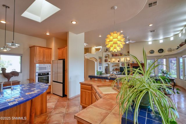 1334 Vista Del Cerro, Las Cruces, NM 88007
