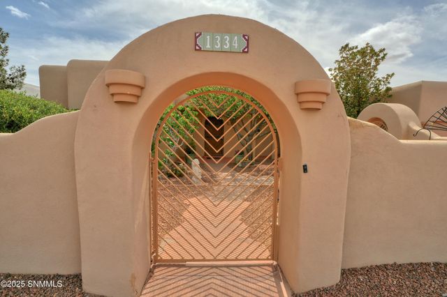 1334 Vista Del Cerro, Las Cruces, NM 88007