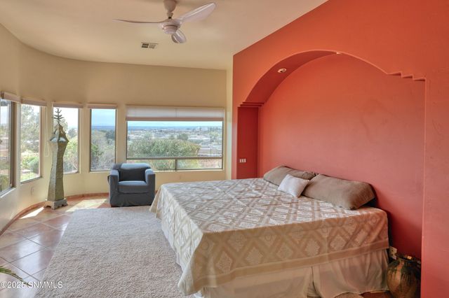 1334 Vista Del Cerro, Las Cruces, NM 88007