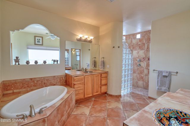 1334 Vista Del Cerro, Las Cruces, NM 88007