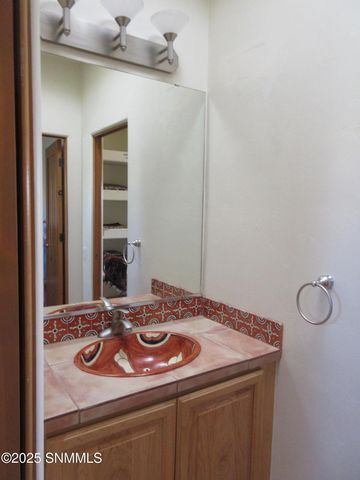 1334 Vista Del Cerro, Las Cruces, NM 88007