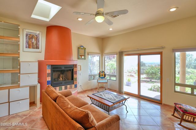 1334 Vista Del Cerro, Las Cruces, NM 88007