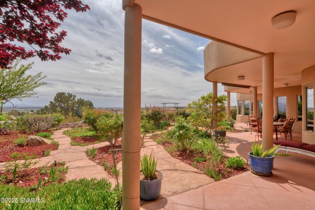 1334 Vista Del Cerro, Las Cruces, NM 88007