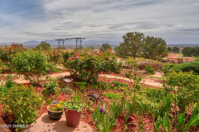 1334 Vista Del Cerro, Las Cruces, NM 88007