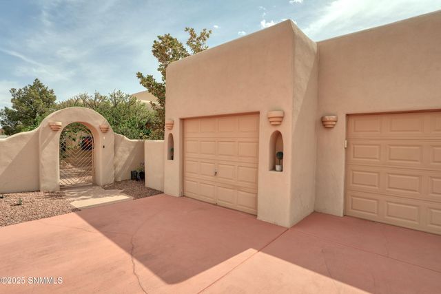 1334 Vista Del Cerro, Las Cruces, NM 88007