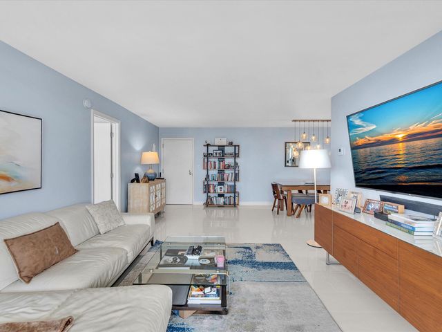 2841 N Ocean Boulevard 1102, Fort Lauderdale, FL 33308