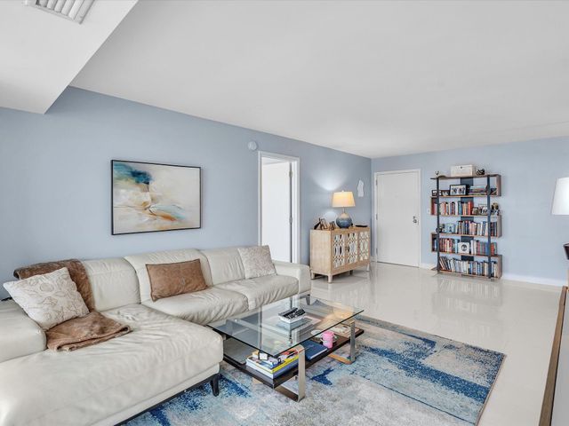 2841 N Ocean Boulevard 1102, Fort Lauderdale, FL 33308