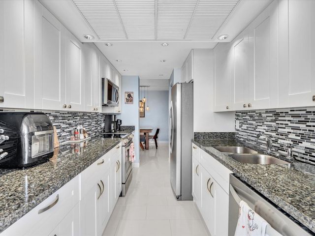 2841 N Ocean Boulevard 1102, Fort Lauderdale, FL 33308
