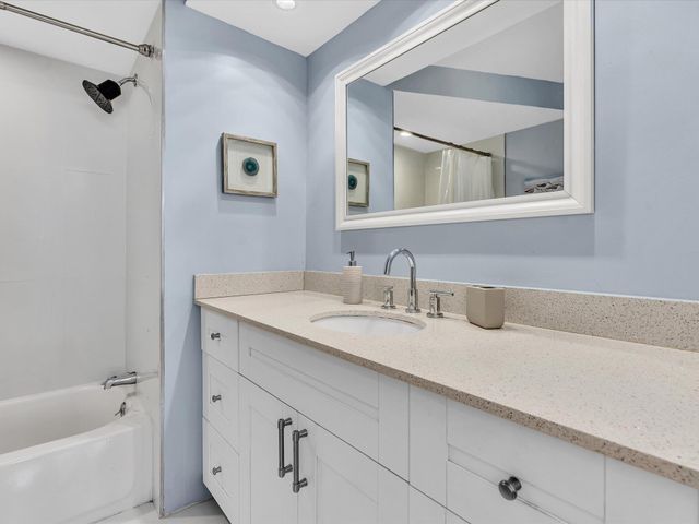 2841 N Ocean Boulevard 1102, Fort Lauderdale, FL 33308