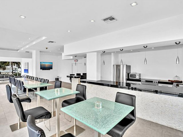 2841 N Ocean Boulevard 1102, Fort Lauderdale, FL 33308