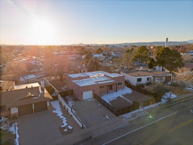 1106 Camino Consuelo, Santa Fe, NM 87505