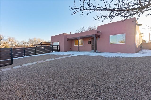 1106 Camino Consuelo, Santa Fe, NM 87505