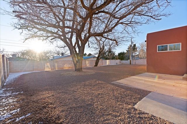 1106 Camino Consuelo, Santa Fe, NM 87505