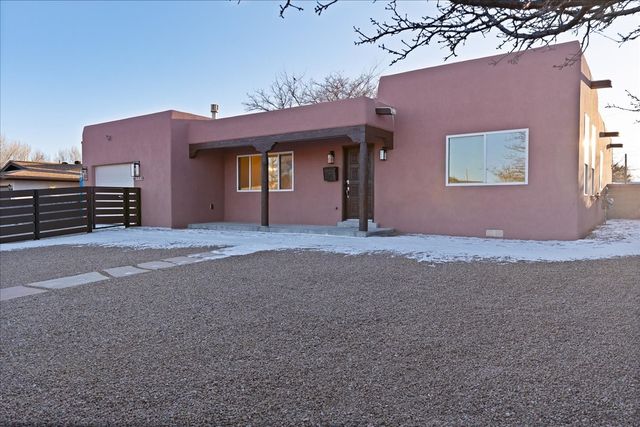 1106 Camino Consuelo, Santa Fe, NM 87505