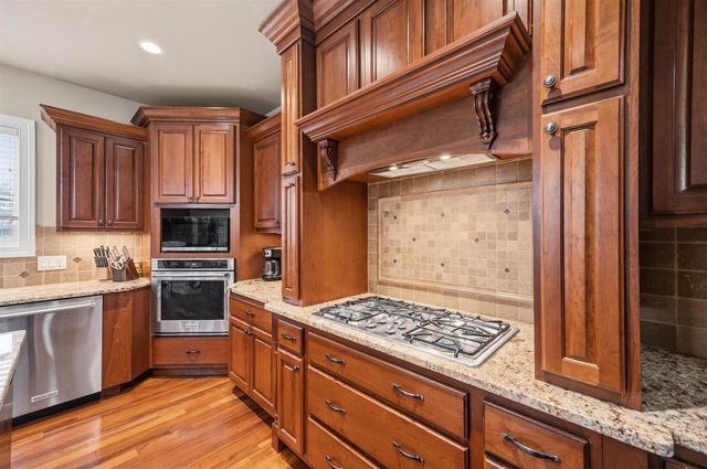 852 Augusta Drive, Oregon, WI 53575