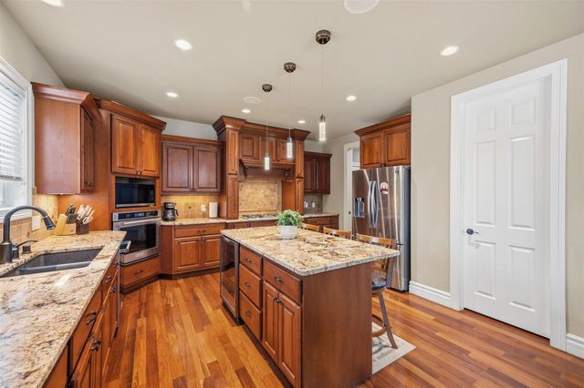 852 Augusta Drive, Oregon, WI 53575