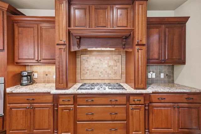 852 Augusta Drive, Oregon, WI 53575