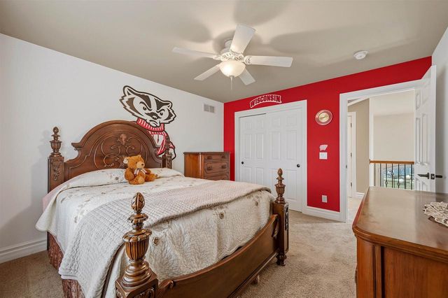 852 Augusta Drive, Oregon, WI 53575