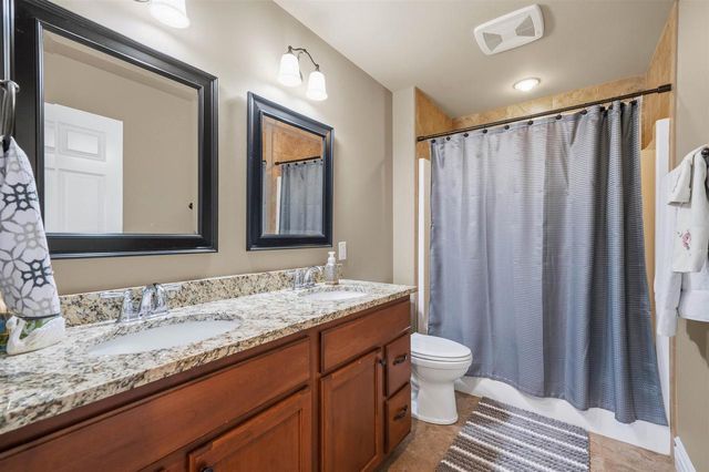 852 Augusta Drive, Oregon, WI 53575