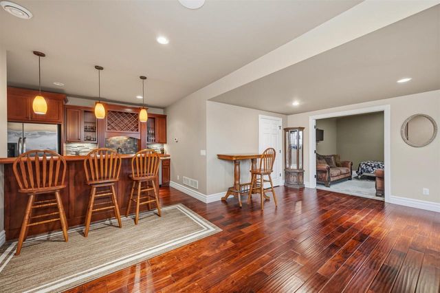 852 Augusta Drive, Oregon, WI 53575