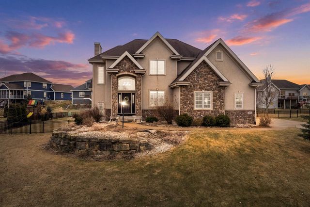 852 Augusta Drive, Oregon, WI 53575