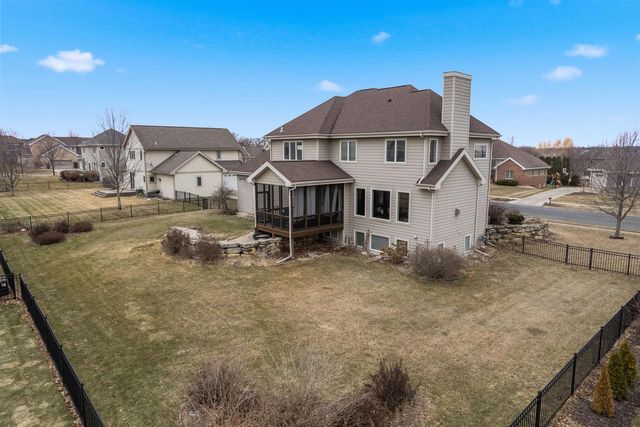 852 Augusta Drive, Oregon, WI 53575