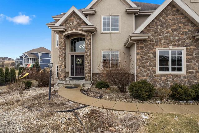 852 Augusta Drive, Oregon, WI 53575