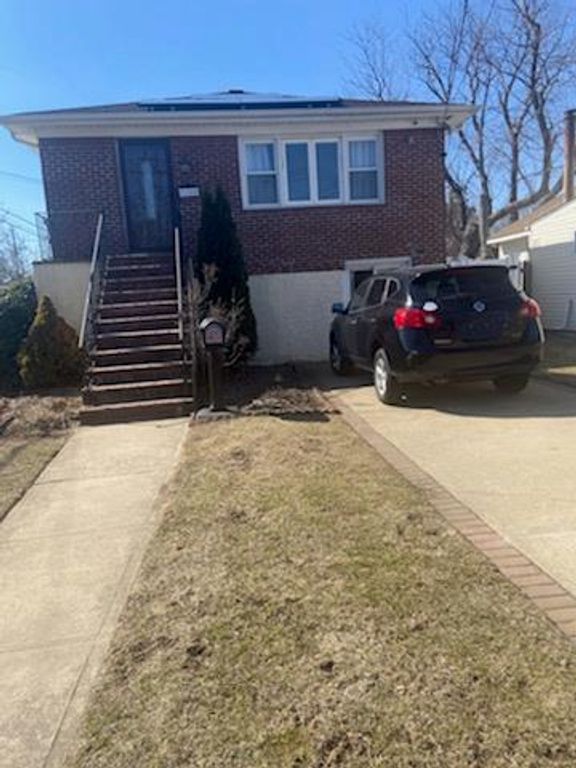 3250 Messick Avenue, Oceanside, NY 11572