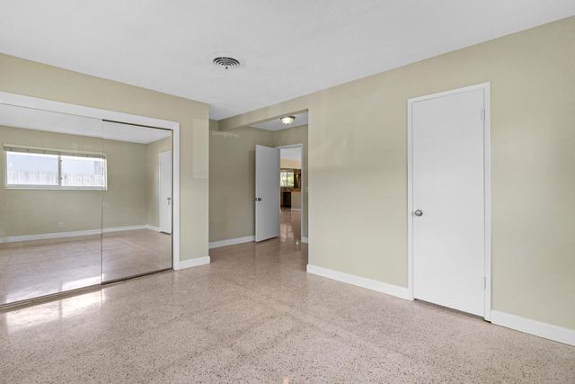 1911 NE 27th Street, Lighthouse Point, FL 33064