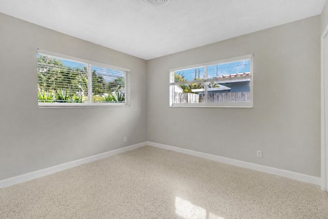 1911 NE 27th Street, Lighthouse Point, FL 33064