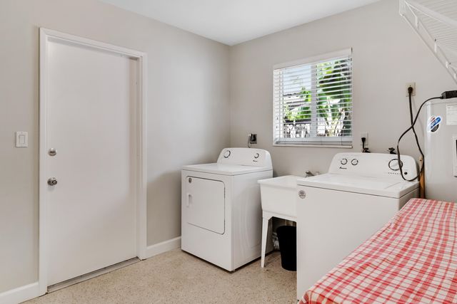 1911 NE 27th Street, Lighthouse Point, FL 33064