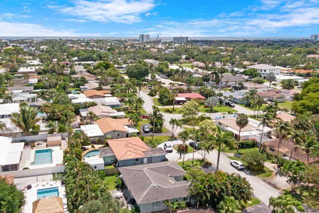 1911 NE 27th Street, Lighthouse Point, FL 33064