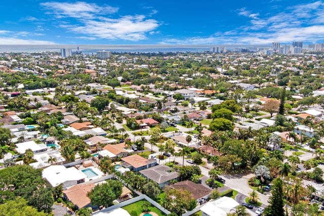 1911 NE 27th Street, Lighthouse Point, FL 33064