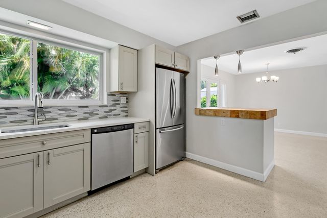 1911 NE 27th Street, Lighthouse Point, FL 33064