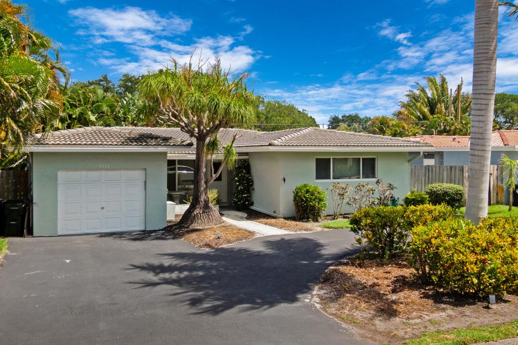 1911 NE 27th Street, Lighthouse Point, FL 33064