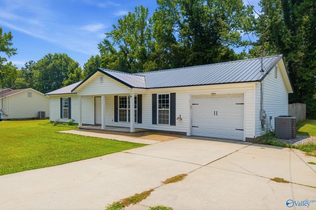 1549 Vest Street, Hartselle, AL 35640
