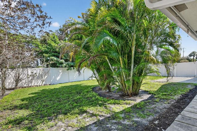1455 Isabel Este Road E, Boca Raton, FL 33486