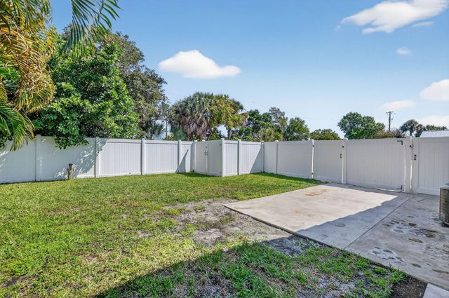 1455 Isabel Este Road E, Boca Raton, FL 33486