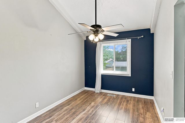 6107 S 95th Street, Omaha, NE 68127