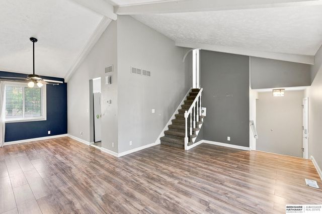 6107 S 95th Street, Omaha, NE 68127