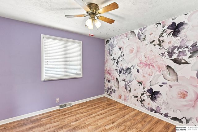 6107 S 95th Street, Omaha, NE 68127
