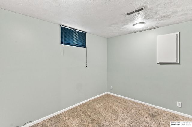 6107 S 95th Street, Omaha, NE 68127