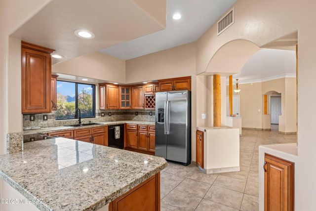 12801 N Kingair Drive, Tucson, AZ 85755