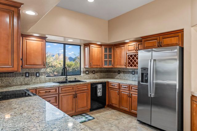 12801 N Kingair Drive, Tucson, AZ 85755