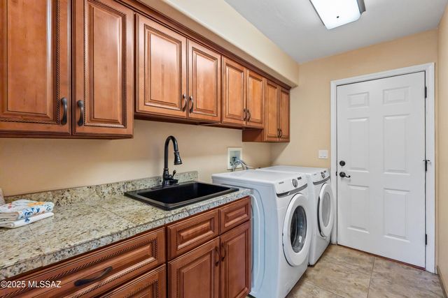 12801 N Kingair Drive, Tucson, AZ 85755