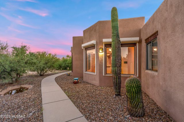 12801 N Kingair Drive, Tucson, AZ 85755