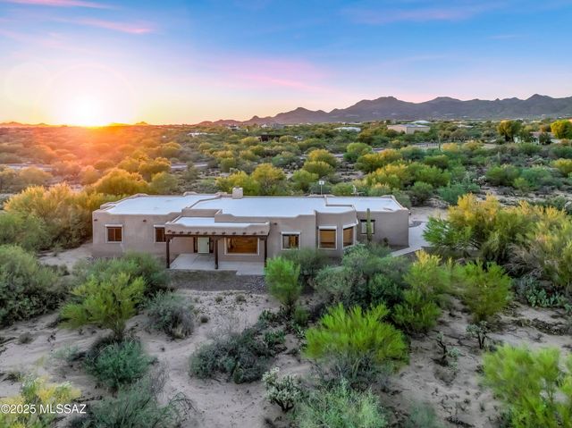 12801 N Kingair Drive, Tucson, AZ 85755