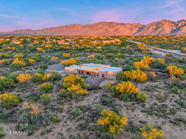 12801 N Kingair Drive, Tucson, AZ 85755