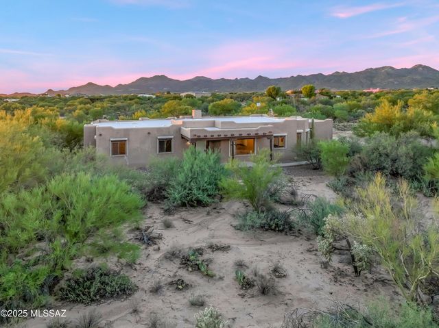 12801 N Kingair Drive, Tucson, AZ 85755