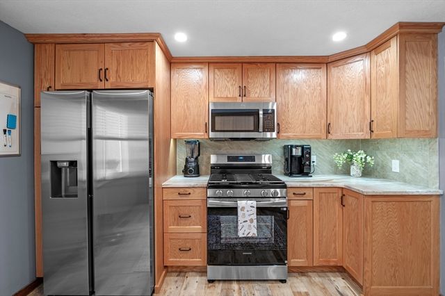 27 Littlefield Ct 27, Haverhill, MA 01832